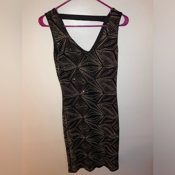 Cloth and People Dress - Picture 1 of 5